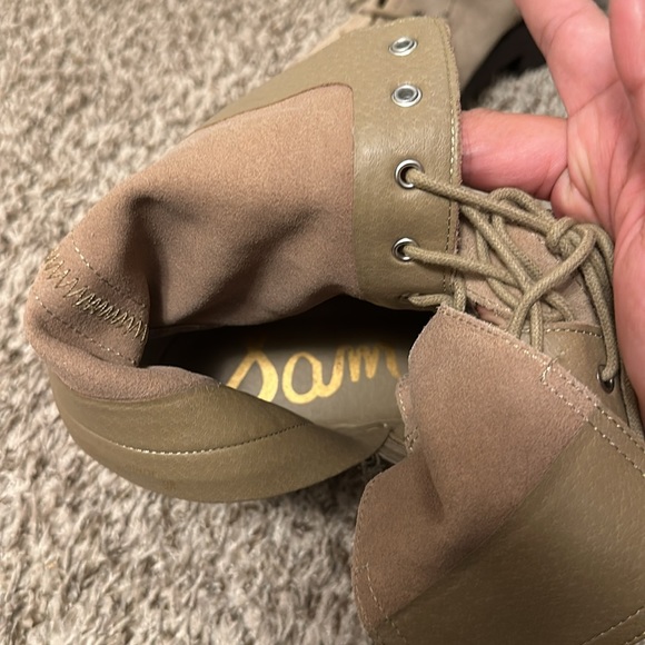 Boots - Picture 8 of 10